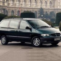 Chrysler Voyager III Минивэн