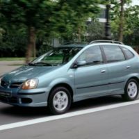 Nissan Almera Tino I Рестайлинг Минивэн