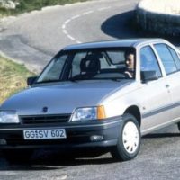 Opel Kadett e Рестайлинг Хэтчбек 5 дв.