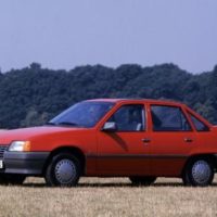 Opel Kadett e Седан